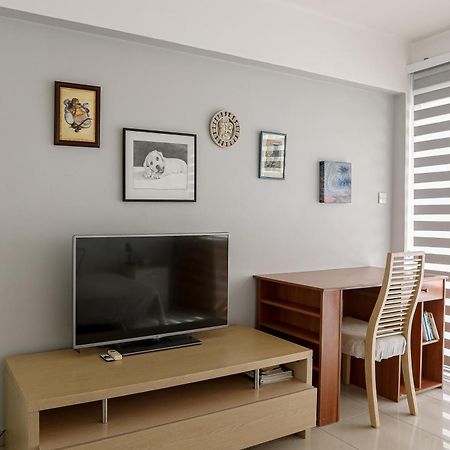 Lovely Bedroom In Shared Apartment Oroklini Exterior foto