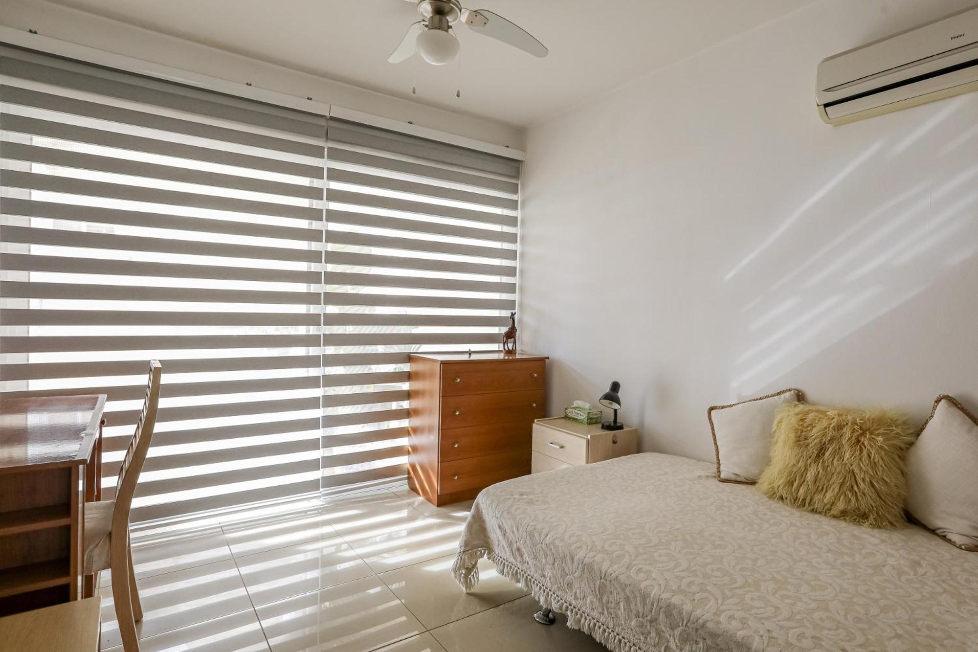 Lovely Bedroom In Shared Apartment Oroklini Exterior foto